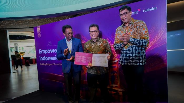 PELUNCURAN - Indosat Ooredoo Hutchison bersama Twimbit12