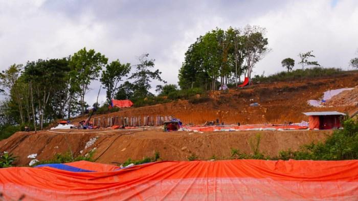 TAMBANG ILEGAL - Kondisi tambang ilegal di Dusun Lendak Bare, Desa persiapan Blongas, Kecamatan Sekotong Barat yang disegel KPK tahun 2024 lalu.