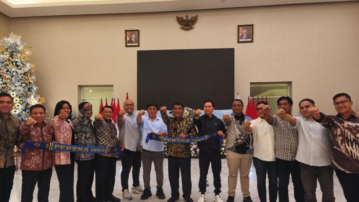 BANGGA - Gubernur YSK menyampaikan rasa bangganya dapat menghidupkan kembali klub yang pernah menjadi kebanggaan masyarakat Manado dan Sulawesi Utara.