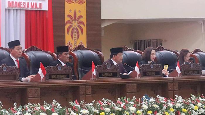 DPRD Provinsi Sulawesi Utara menggelar Rapat Paripurna. Foto 3