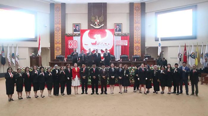 DPRD Provinsi Sulawesi Utara menggelar Rapat Paripurna. Foto 6