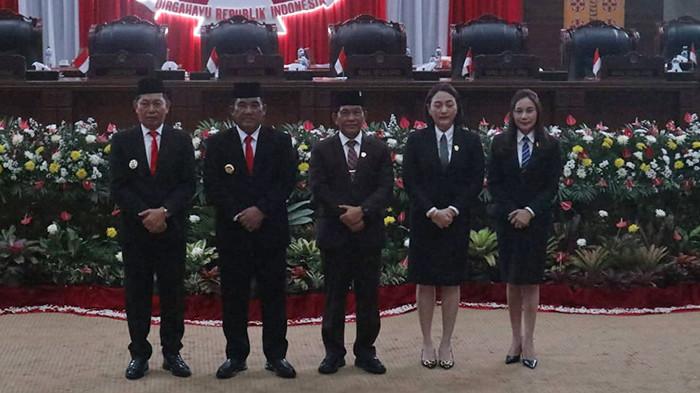 DPRD Provinsi Sulawesi Utara menggelar Rapat Paripurna. Foto 7