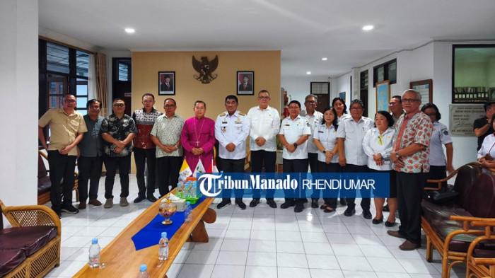 DUKUNGAN - Gereja Masehi Injili di Minahasa (GMIM), Keuskupan Katolik Manado.ko90-