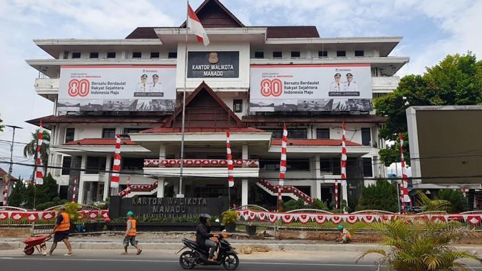 ASN MANADO - Dua orang ASM Pemkot Manado jalani pemeriksaan oleh Badan Kepegawaian dan Pengembangan Sumber Daya Manusia (BKPSDM). Kedua ASN yang dimaksud diketahui tidak hadir tanpa keterangan selama berhari hari dan keseringan terlambat.