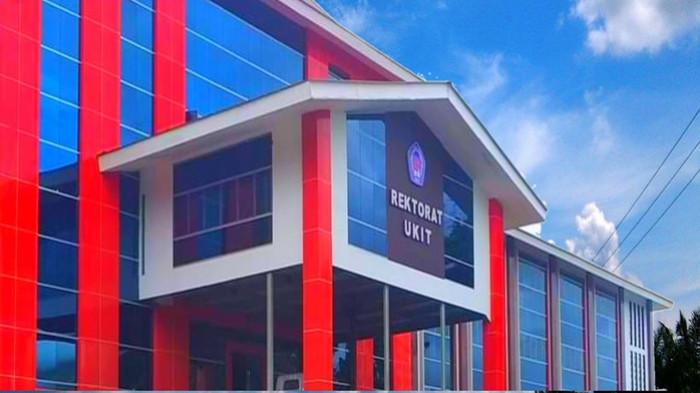 UKIT - Gedung Rektorat UKIT yang terletak di Jalan Raya Tomohon Kakaskasen, Tomohon, Sulawesi Utara. Kabar terbaru kasus dugaan korupsi danah hibah GMIM, Franklin Montolalu selaku Kuasa hukum terdakwa Hein Arina menerangkan jumlah anggaran yang digunakan untuk pembangunan gedung Rektorat UKIT mencapai Rp 20 miliar. Rp 4 miliar dari Dana Hibah dan Rp 16 miliar dari Jemaat GMIM.