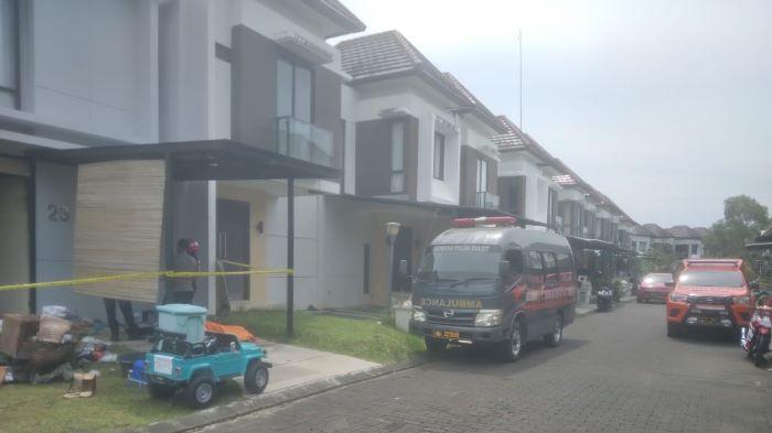 KEBAKARAN: Kebakaran yang terjadi di perumahan Holland Village, Kelurahan Paniki Bawah, Kecamatan Mapanget, Manado, Sulawesi Utara, Kamis 9 Oktober 2025. menyebabkan satu orang meninggal dunia.