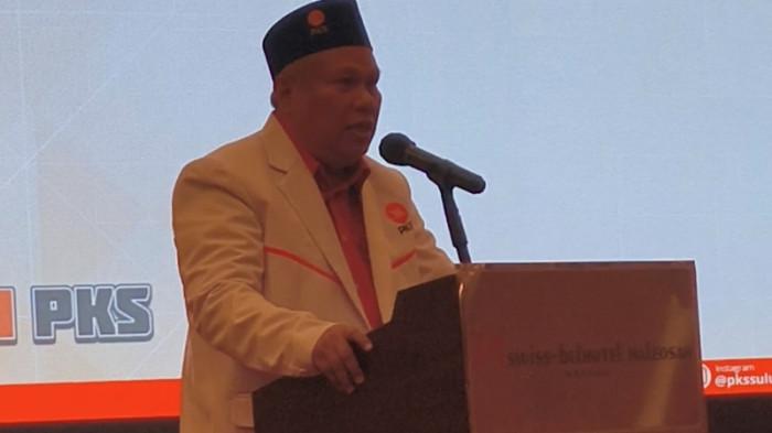 MUSYAWARAH - Ketua DPD PKS Sulawesi Utara H Amir Liputo saat memberikan sambutan dalam musyawarah wilayah Partai Keadilan Sejahtera (PKS), Minggu (24/8/2025).