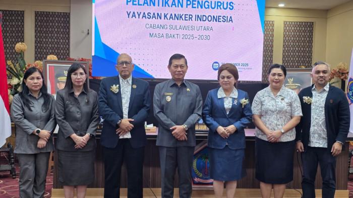 DILANTIK - Pelantikan Pengurus Yayasan Kanker Indonesia Cabang Sulawesi Utara yang dipimpin Dr Merry Kalalo SH di kantor Gubernur Sulut, Selasa (28/10/2025).