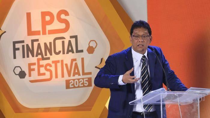 PEJABAT - Purbaya Yudhi Sadewa saat masih menjabat sebagai Ketua Dewan Komisioner Lembaga Penjamin Simpanan (LPS) dalam acara LPS Financial Literacy di Medan, Sumatera Utara pada Rabu (20/8/2025). Sosok Purbaya Yudhi Sadewa, Menteri Keuangan (Menkeu) RI yang baru menggantikan posisi Sri Mulyani Indrawati.