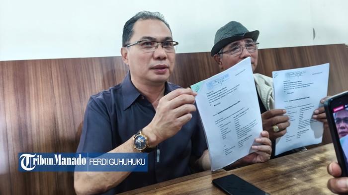 PENDETA - Sejumlah Pendeta GMIM gugat beberapa pihak terkait asal-usul uang Rp 5,2 miliar yang sempat dititipkan oleh terdakwa kasus dugaan korupsi danah hibah GMIM, Hein Arina di Kejari Manado. Pendeta Ricky Tafuama jadi perwakilan Komunitas Peduli GMIM saat konferensi pers terkait gugatan asal-usul aang Rp 5,2 miliar, Kamis (30/10/2025).