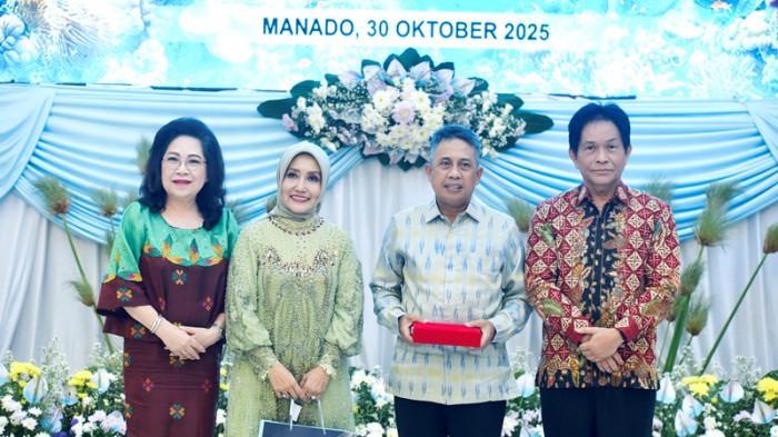 TEGAS - Gubernur Sulawesi Utara Yulius Selvanus Komaling menegaskan pentingnya sinergitas antara pemerintah daerah dan aparat penegak hukum. Saat menghadiri Acara Kenal Pamit Kepala Kejaksaan Tinggi (Kejati) Sulawesi Utara di Wisma Negara Bumi Beringin, Manado, Kamis (30/10/2025)