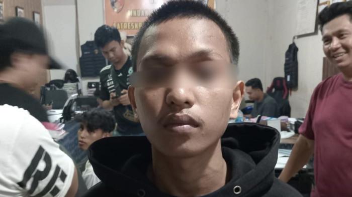 TERSANGKA: FN tersangka pembunuhan di Manado, Sulawesi Utara. Serahkan diri di Polresta Manado, Sabtu 27 September 2025.