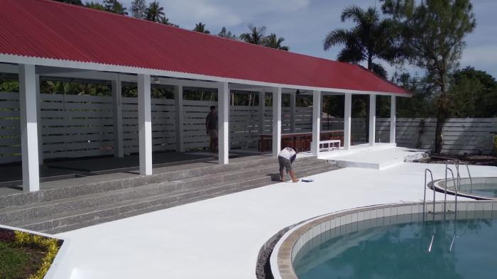 WISATA - Gubernur Sulawesi Utara Yulius Selvanus Komaling menepati janjinya untuk membangkitkan kembali kejayaan objek wisata alam Bukit Kasih Kanonang, Kabupaten Minahasa.