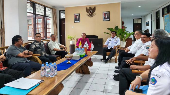 YSK bertemu Uskup Manado 3