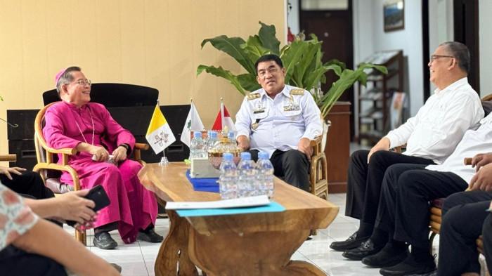 YSK bertemu Uskup Manado 4