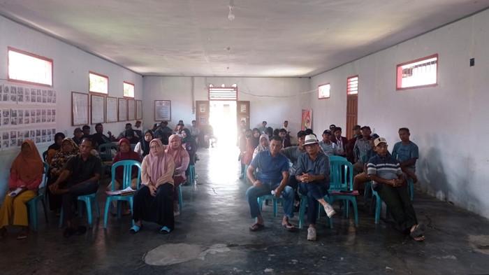 KELOMPOK TANI - Potret kegiatan penginputan data 21 kelompok tani Desa Lolanan, Kecamatan Sangtombolang, Bolmong, Sulut pada Kamis (02/10/2025). Sebanyak 21 kelompok tani di desa tersebut didata lewat e-RDKK, yaitu Kelompok Tani ALUMAN hingga SINAR ABADI.