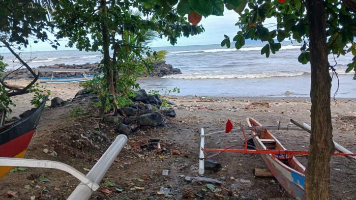 perahu nelayan di sindulang manado
