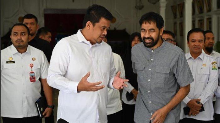 PERTEMUAN GUBERNUR: Gubernur Sumatera Utara (Sumut) Muhammad Bobby Afif Nasution bersama Bupati Tapanuli Tengah Masinton Pasaribu bertemu dengan Gubernur Aceh Muzakir Manaf di Pendopo Rumah Dinas Gubernur Aceh, Jalan Sultan Mahmudsyah, Kota Banda Aceh, Rabu (4/6/2025). Pertemuan itu bahas perpindahan empat pulau Aceh ke Sumut.