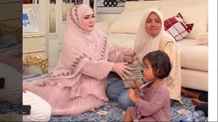 Melda Safitri bertemu Shella Saukia