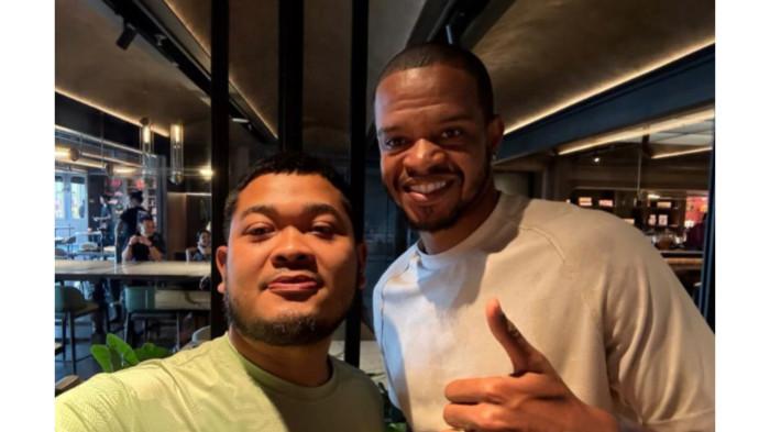 Tangkapan Layar instastory Dirut PT KMI Arifuddin Maulana Basri bersama penyerang Dewa United Alex Martins. Unggahan itu menjadi perbincangan khalayak publik pendukung PSMS Medan.