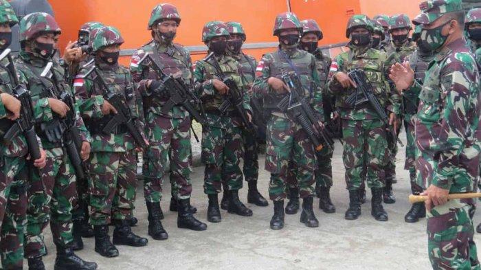 Danrem 174/ATW Merauke Brigjen TNI Bangun Nawoko melepas keberangkatan Satgas Pamrahwan dari Yonif 756/WMS