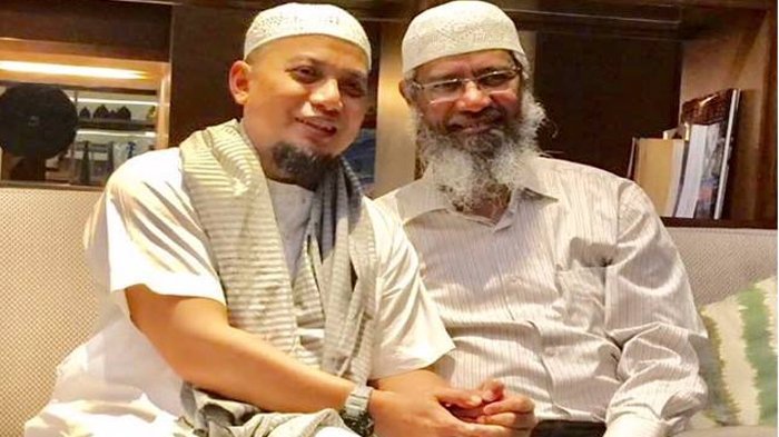Ustaz Zakir Naik dan Ustaz Arifin Ilham. (Facebook)