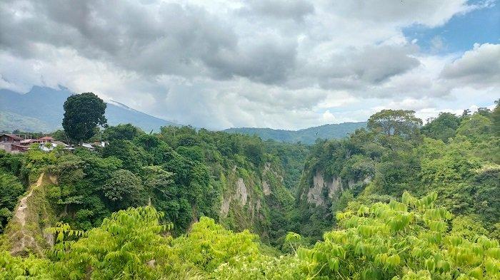 Taman Ngarai Maaram dapat menjadi salah satu pilihan tempat rekreasi keluarga di Kota Bukittinggi, Provinsi Sumatera Barat (Sumbar).
