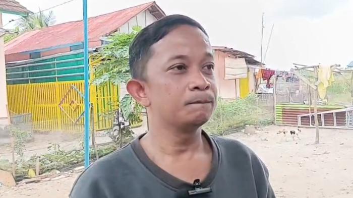Ia mengaku pernah memergoki sang istri chat mesra dengan pria lain.