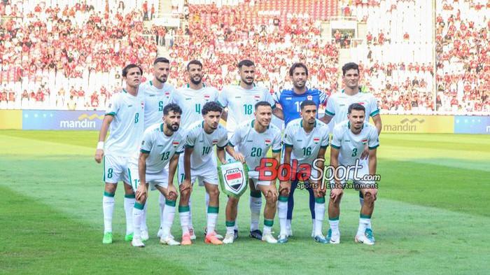 Jelang laga Timnas Irak vs Indonesia kini mulai hangat perbincangan seputar laga tersebut. Tampak Skuad Timnas Irak foto bersama di Stadion Utama Gelofa Bung Karno, Senayan, Jakarta, Kamis (7/6/2024) lalu.