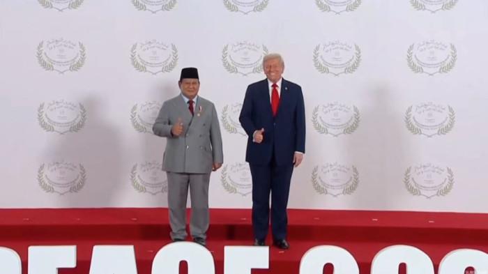 TRUMP SEBUT PRABOWO - Presiden RI Prabowo Subianto mendapatkan pujian spesial dari Presiden Amerika Serikat Donald Trump secara terbuka dalam momen Konferensi Tingkat Tinggi (KTT) Perdamaian Gaza yang digelar di Sharm El-Sheikh, Mesir, Senin (13/10/2025).