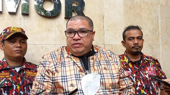 RAZMAN NASUTION BEREAKSI - Razman Nasution saat ditemui di Pengadilan Negeri (PN) Jakarta Pusat, Kemayoran, Selasa (14/6/2022). Hercules dicap preman, Razman Nasution ikut serang Gatot Nurmantyo