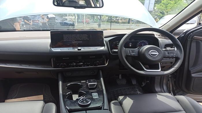 PRODUK BARU - Nissan Istana Palembang menyelenggarakan peluncuran dan test drive eksklusif untuk memperkenalkan The All-New Nissan X-Trail e-POWER dengan e-4ORCE kepada masyarakat Palembang, Sabtu (11/10/2025).