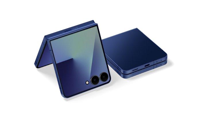 GALAXY Z FLIP7 - Tangkapan layar tampilan HP Samsung Galaxy Z Flip7 yang diambil dari website Samsung.com, Kamis (10/7/2025).