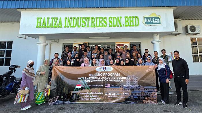 BELAJAR - Mahasiswa MM FEB UNTAN Angkatan 52 kunjungi Haliza Industries Sdn. Bhd. dalam rangka KKL Internasional 2025, belajar langsung praktik bisnis berkelanjutan dan inovasi UMKM yang sukses menembus pasar global.