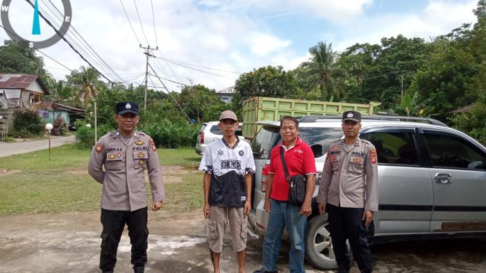 PATROLI SIANG - Samapta Polsek Menyuke Polres Landak melaksanakan patroli siang diwilayah hukum Polsek Menyuke, hari Selasa 14 Oktober 2025. Dan menyampaikan imbauan kepada warga untuk untuk bersama menjaga kamtibmas yang aman tertib dan lancar.
