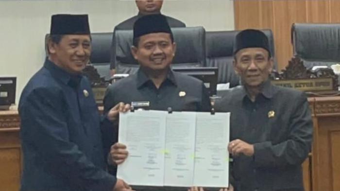 3DPRD dan Pemkab Sumedang Tandatangani Nota Kesepakatan KUA-PPAS 2026