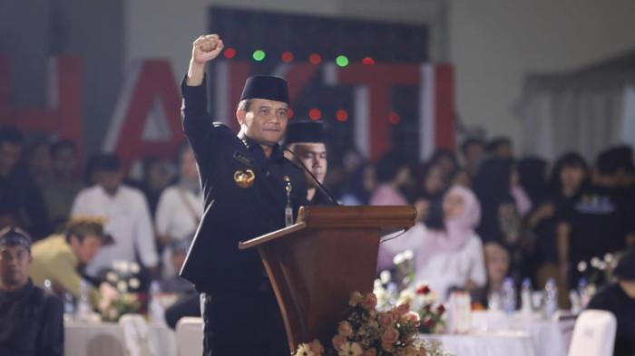 JADI INSPEKTUR UPACARA. Gubernur Jawa Tengah Ahmad Luthfi mengenang pertempuran 5 hari di Semarang dalam upacara Peringatan Pertempuran Lima Hari Semarang yang digelar di kawasan Tugu Muda, Selasa, 14 Oktober 2025 malam.