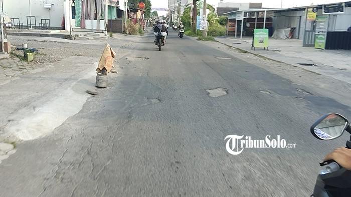 Kondisi jalan Danliris, tepatnya di samping Hotel Alana, Kecamatan Colomadu, Kabupaten Karanganyar