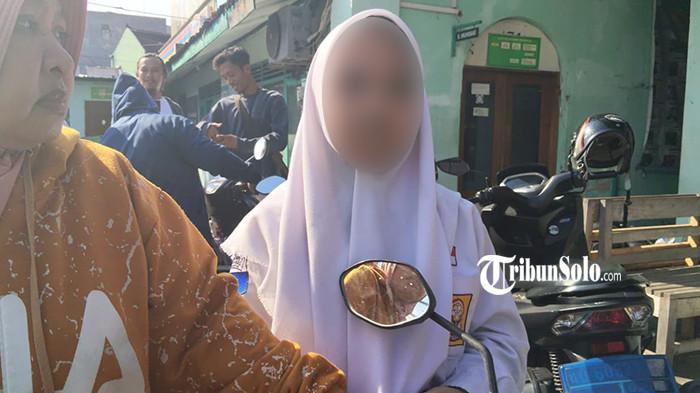 NZ, salah satu siswa SMPN 1 Colomadu yang mengalami keracunan setelah memakan MBG