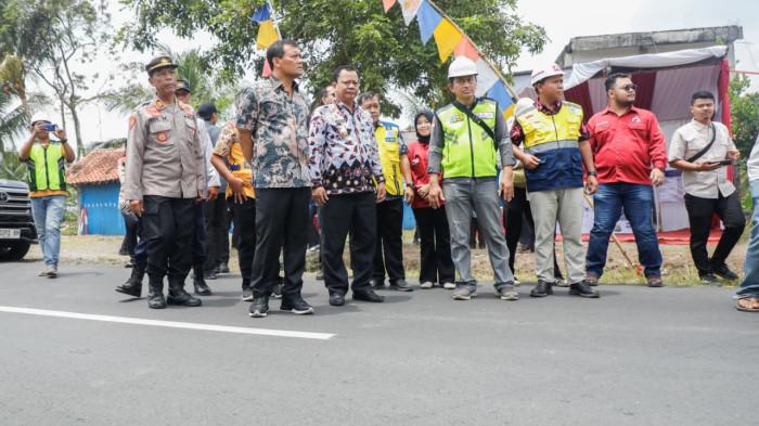 Peresmian jalan oleh gubernur jateng