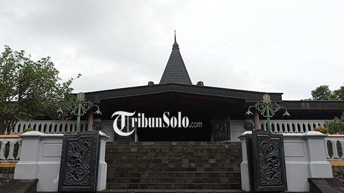 Suasana Astana Giribangun di hari tepat 14 tahun Presiden Soeharto wafat, Kamis (27/1/2022).