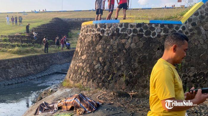 DIEVAKUASI - Tri Yatno (55), warga Desa Singodutan, Kecamatan Selogiri, ditemukan meninggal dunia di tepi Waduk Tandon Selogiri Wonogiri, pada Sabtu (27/9/2025). Korban pertama kali ditemukan oleh warga yang sedang mencari ikan.