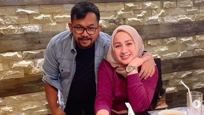 BEDU TALAK CERAI ISTRI - Kabar mengejutkan datang dari komedian Harabdu Tohar alias Bedu talak cerai sang istri, Irma Kartika di Pengadilan Agama Jakarta Selatan setelah menikah 15 tahun.