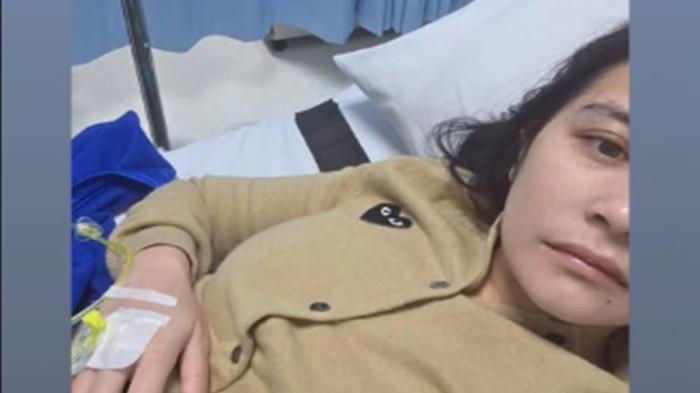 PRILLY SAKIT - Prilly Latuconsina dilarikan ke rumah sakit usai alami muntah-muntah hingga lemas.