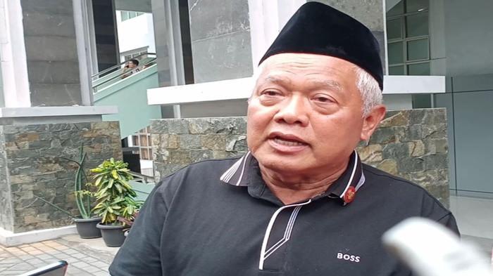 YAI MIM - Imam Muslimin, dosen nonaktif Universitas Islam Negeri (UIN) Maulana Malik Ibrahim Malang, angkat bicara setelah menjadi pusat perhatian akibat beberapa video perseteruan sengit di sebuah pemukiman yang viral di media sosial. Ini sosoknya.
