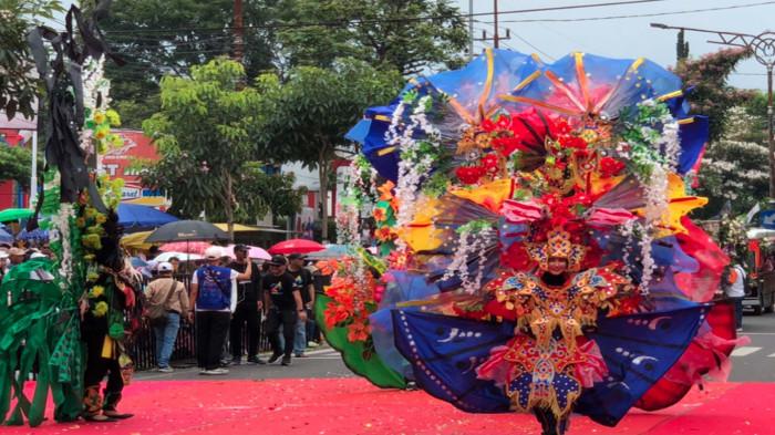 Peserta Batu Art Flower Carnival 2025 meningkat