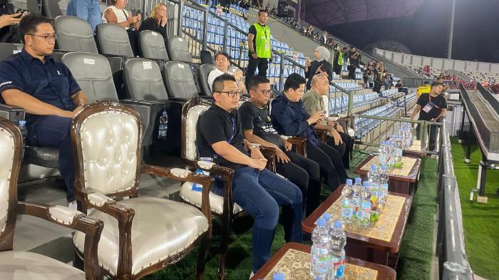 Gubernur Banten, Andra Soni menyaksikan langsung pertandingan Dewa United (1)