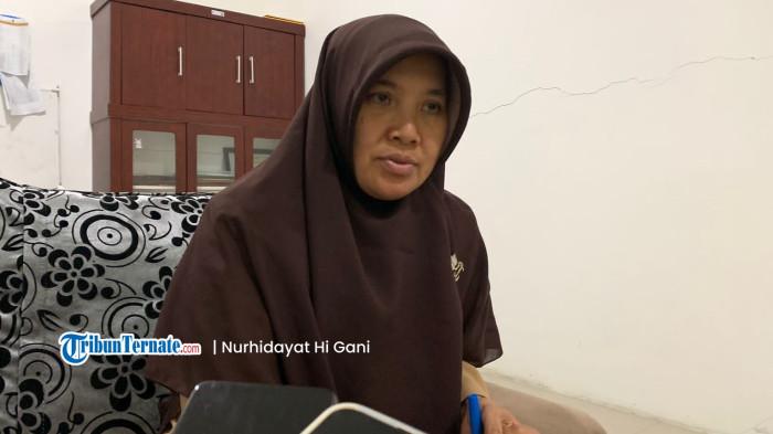 KOLABORASI: Kepala Dinas Penidikan Halmahera Selatan Siti Khodija ketika menjelaskan data anak putus sekolah, Rabu (29/10/2025).