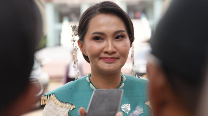 PENDIDIKAN: Gubernur Maluku Utara Sherly Laos ketika bersedia diwawancarai pada sebuah acara, Kamis (16/10/2025). Di mana ia membeberkan anggaran pendidikan di daerah yang ia pimpin sekarang ini