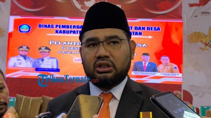 JABATAN: Bupati Halmahera Selatan, Maluku Utara Bassam Kasuba ketika bersedia memberi keterangannya kepada sejumlah awak media termasuk Tribunternate,com, Kamis (5/6/2025)